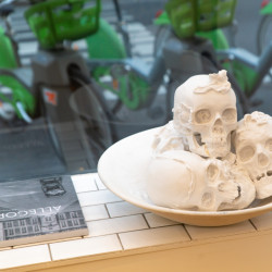 Charity exhibition with "VISION DUMONDE ",virtual version